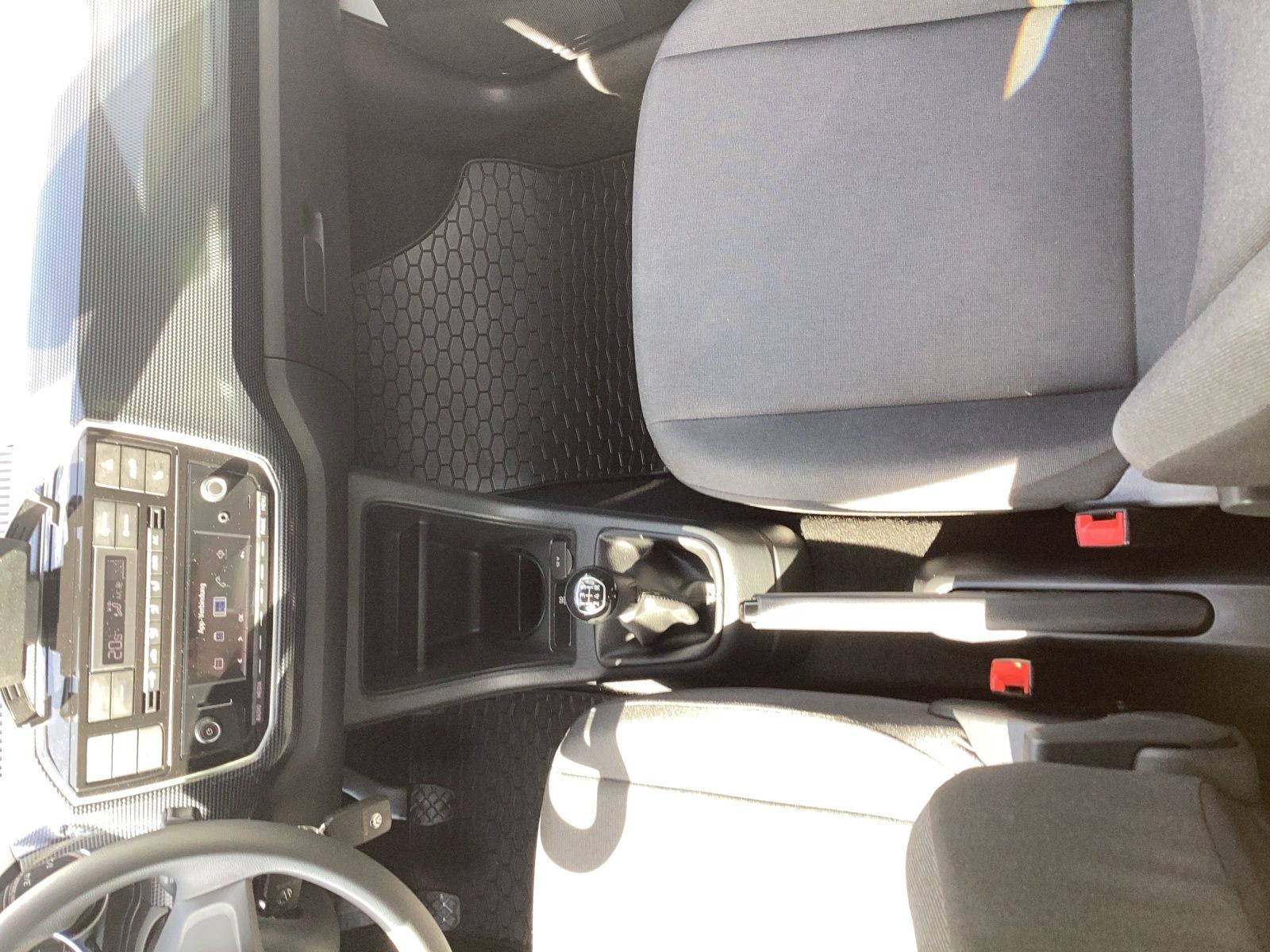 Fahrzeugabbildung Volkswagen up! 1.0 move Climatronic RFK DAB SH