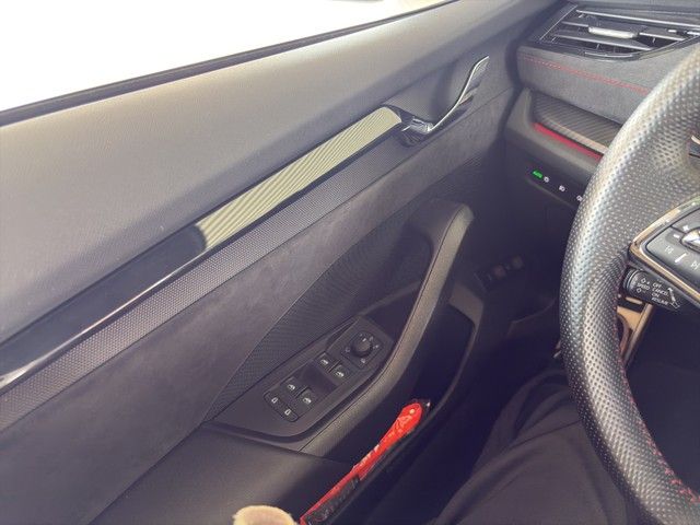 Fahrzeugabbildung SKODA Octavia Combi RS iV 1.4 TSI 180 kW *Navi*