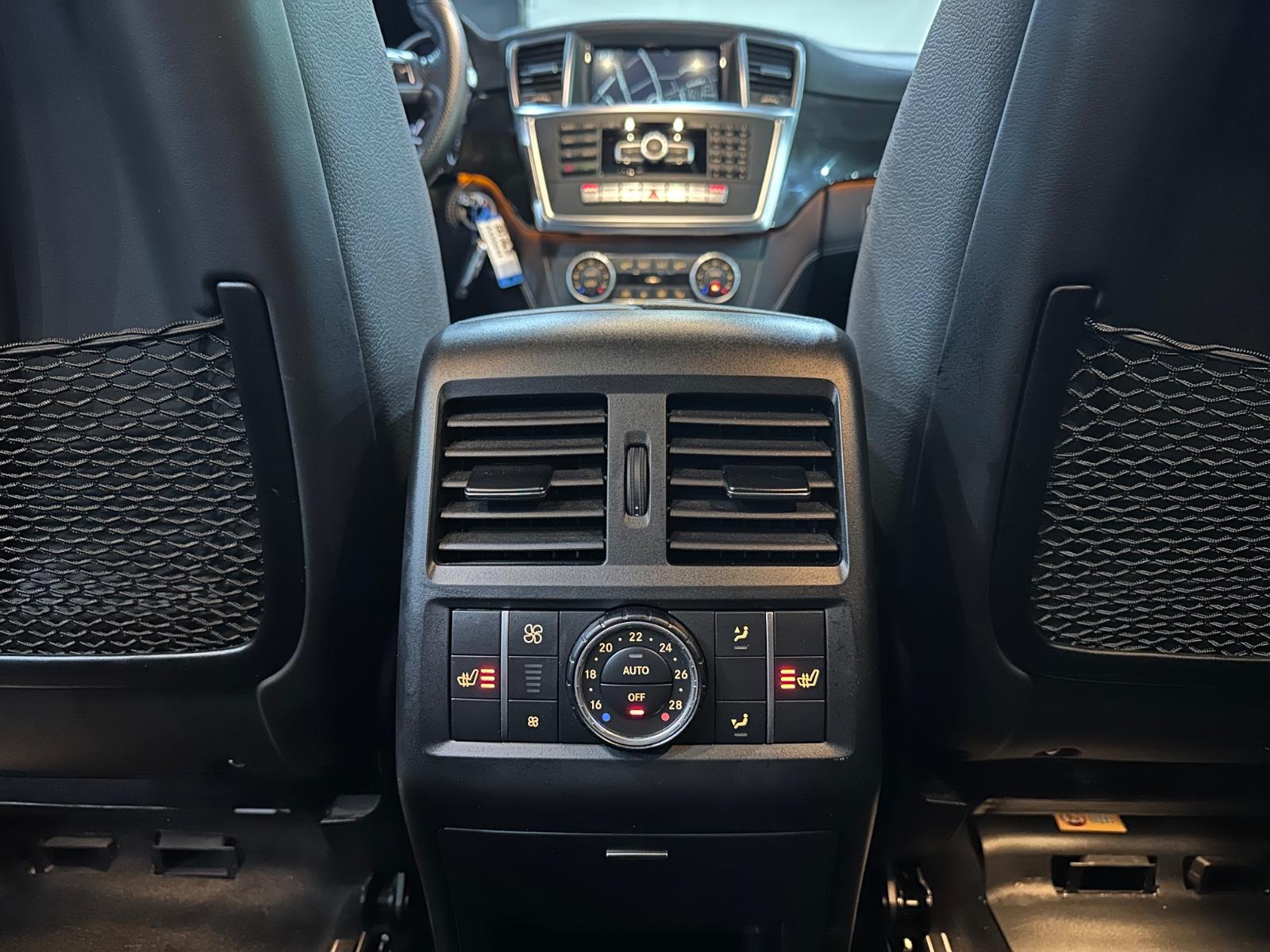 Mercedes-Benz ML 350 BlueTec 4Matic AMG Paket / Panorama/ EUR6
