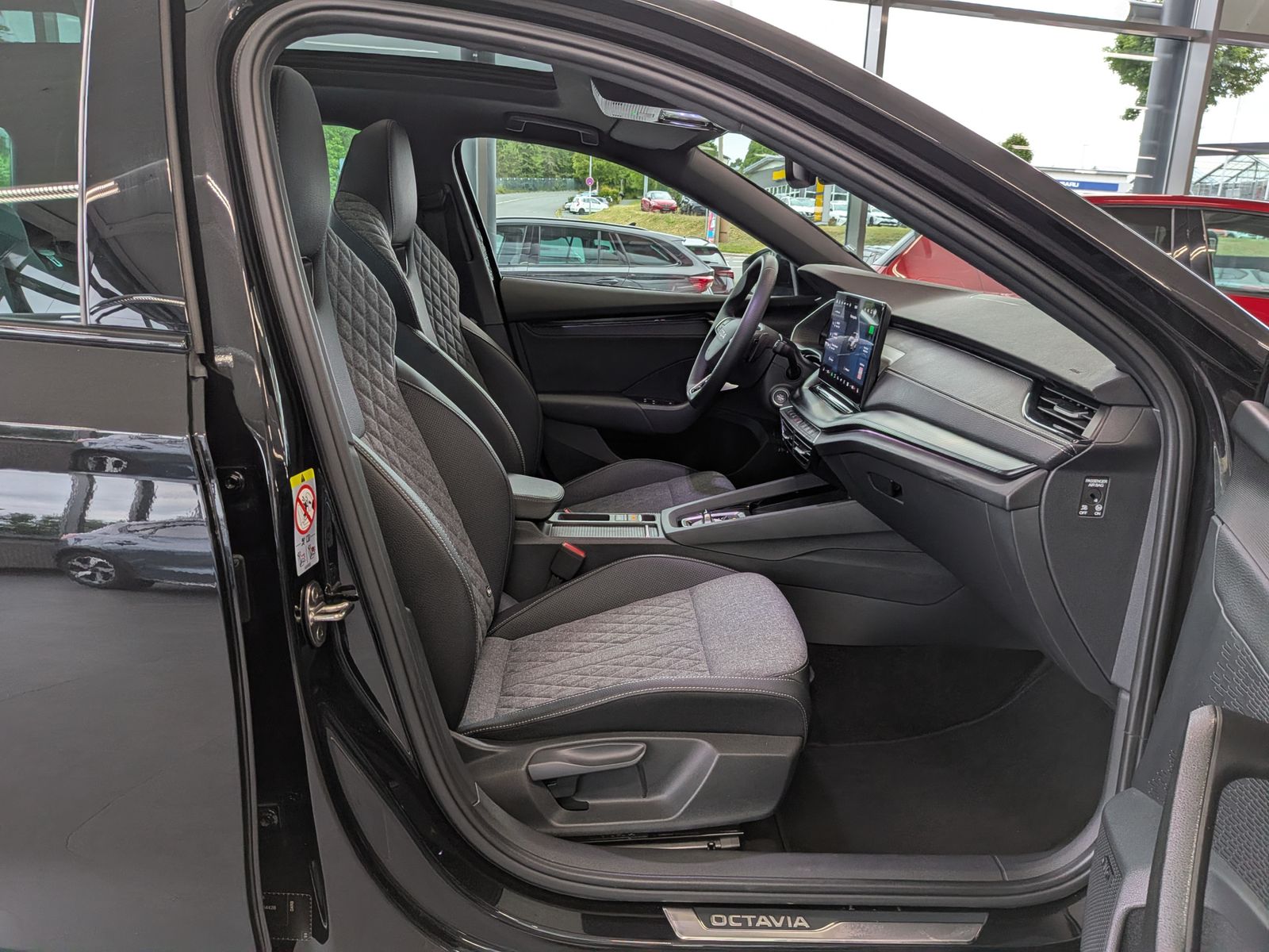 Fahrzeugabbildung SKODA Octavia 2.0TDI Sportline Matrix Canton Pano ACC