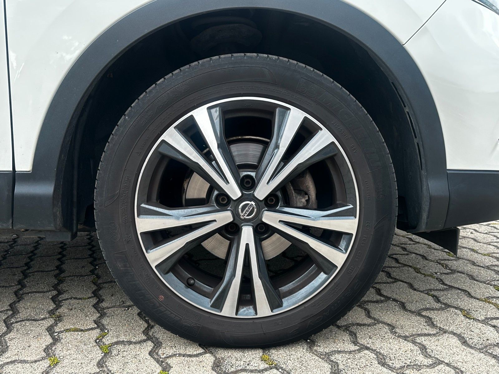 Fahrzeugabbildung Nissan Qashqai AHK / beh. FS/ Navigation / Alu