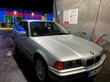 BMW 318i 318i - BMW 318 aus 1995: 318i