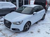 Audi A1 1.6TDI Ambition Xenon Navo PDC Tempomat - Audi A1: 1.6