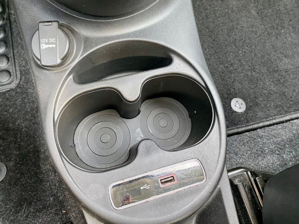 Fahrzeugabbildung Fiat 500 1.2 Dualogic Lounge HAGEL KLIMA CARPLAY PDC