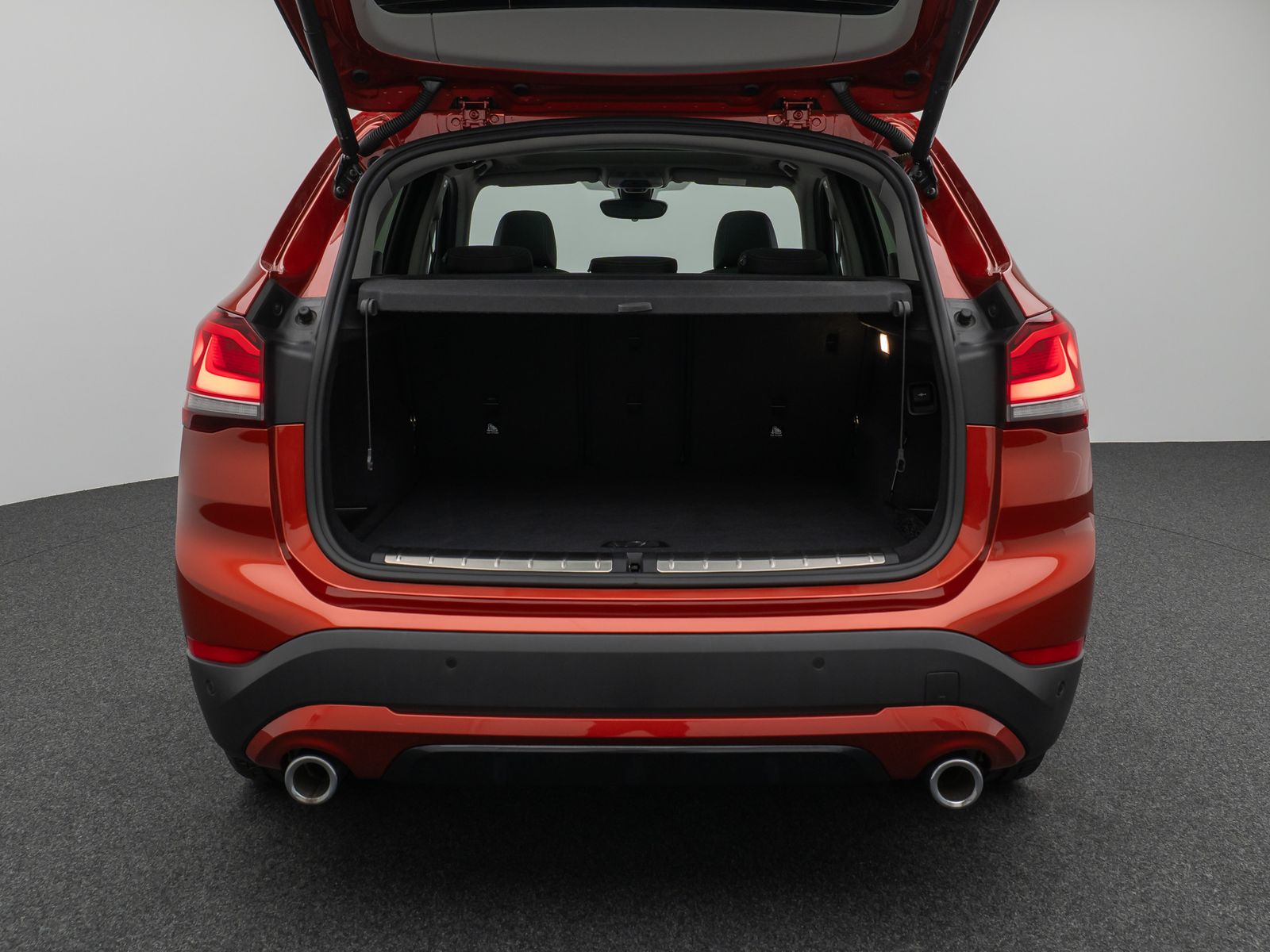 Fahrzeugabbildung BMW X1 xD20d Sport Line Panorama Kamera HUD DAB AHK