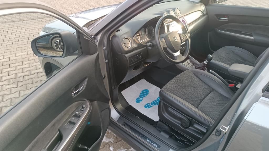 Autohaus Franke & Ebert -  Suzuki VITARA COMFORT+ ALLGRIP HYBRID 1,4   95 KW 129 P - Bild 11
