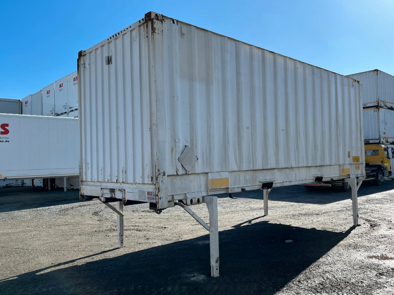 Krone BDF Jumbo mit Rolltor 7,45