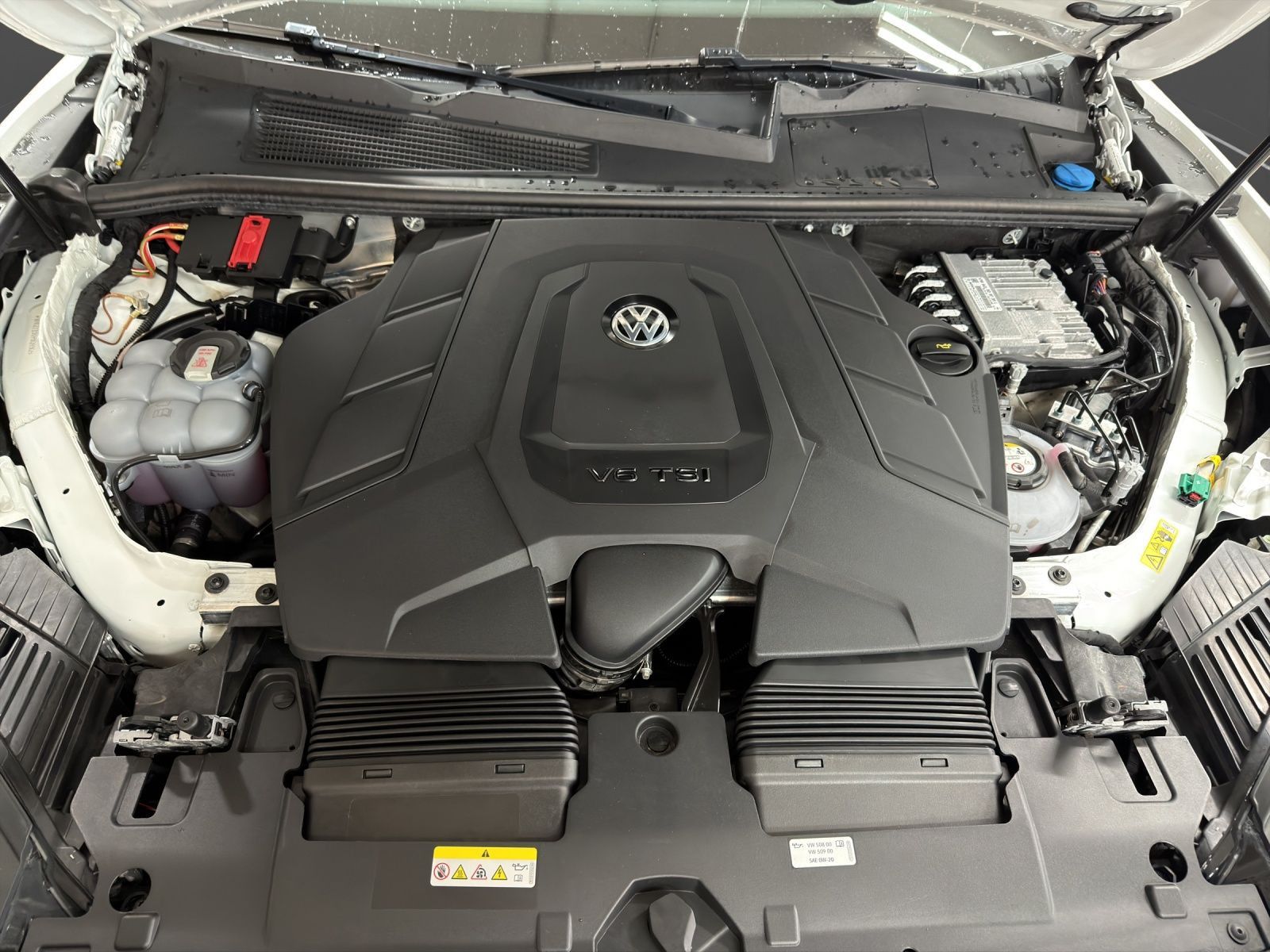 Volkswagen Touareg 3.0 eHybrid AHK Pano Matrix LM 21 360° foto 22