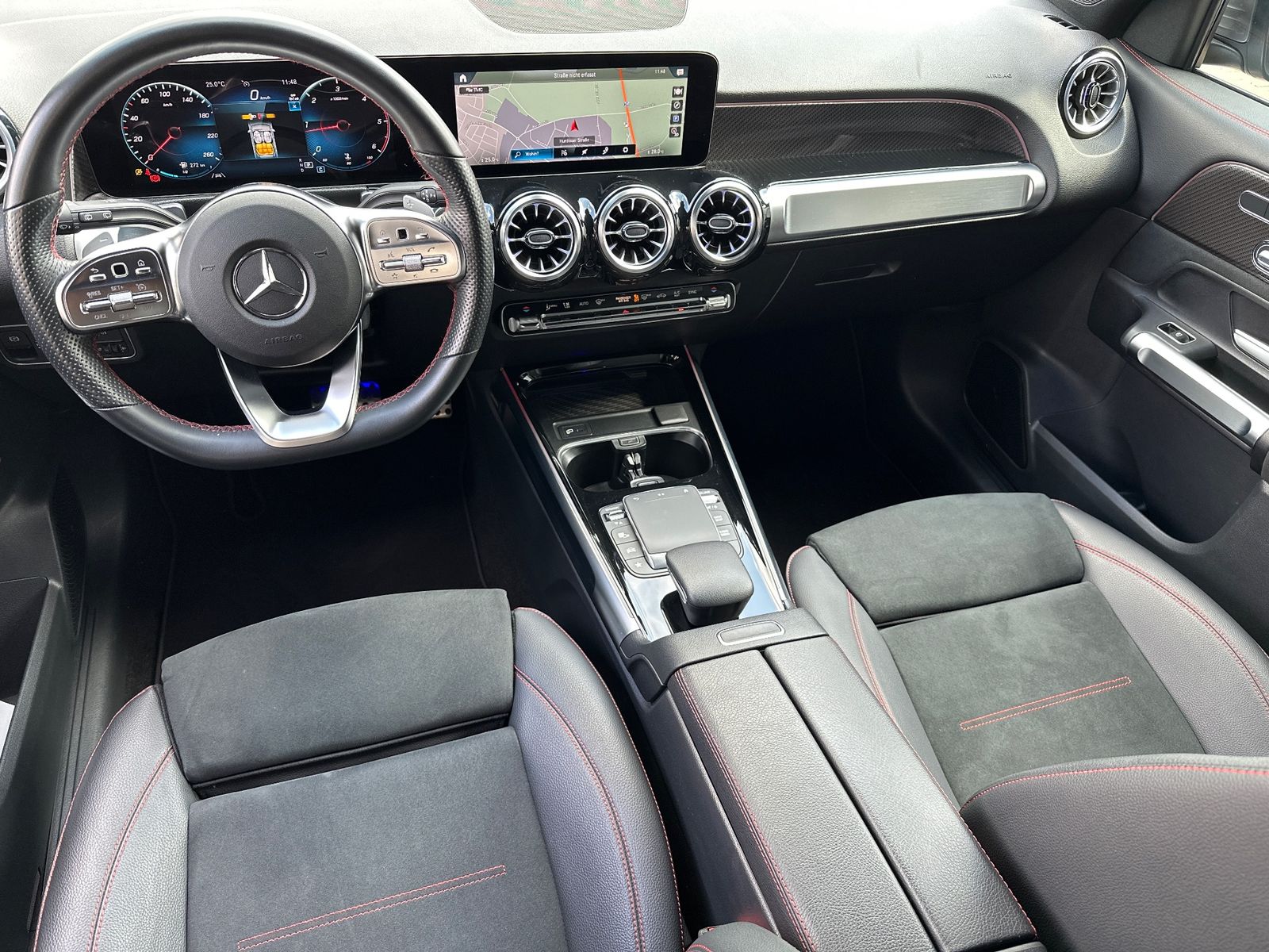 Fahrzeugabbildung Mercedes-Benz GLB 220d AMG Line NAV+AHK+360GRAD+SHZ+MEMORY