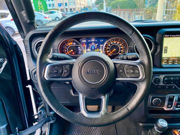 Jeep Wrangler - 11