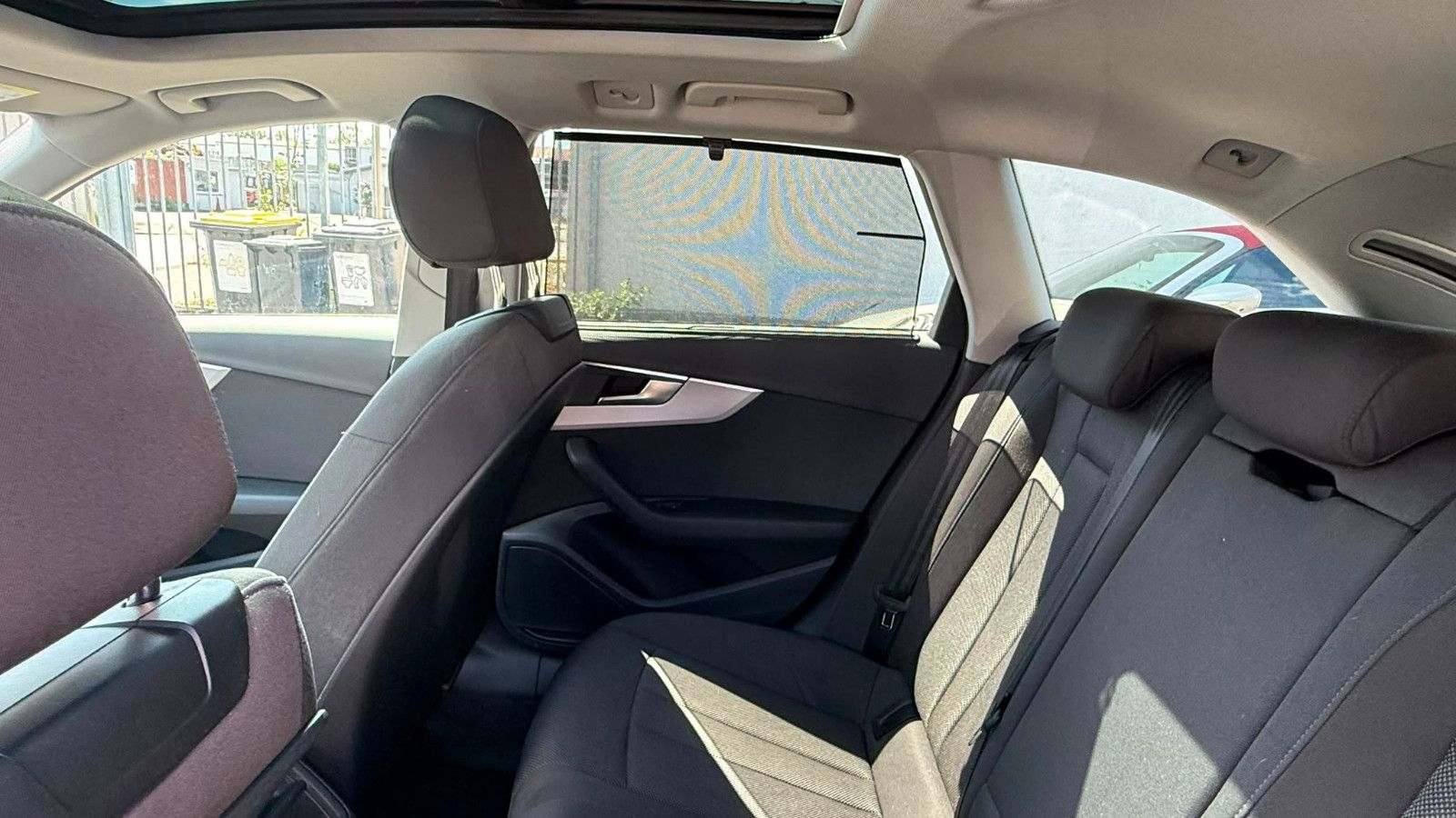 Fahrzeugabbildung Audi A4 Avant 35 TDI basis Panorama Spurhalte