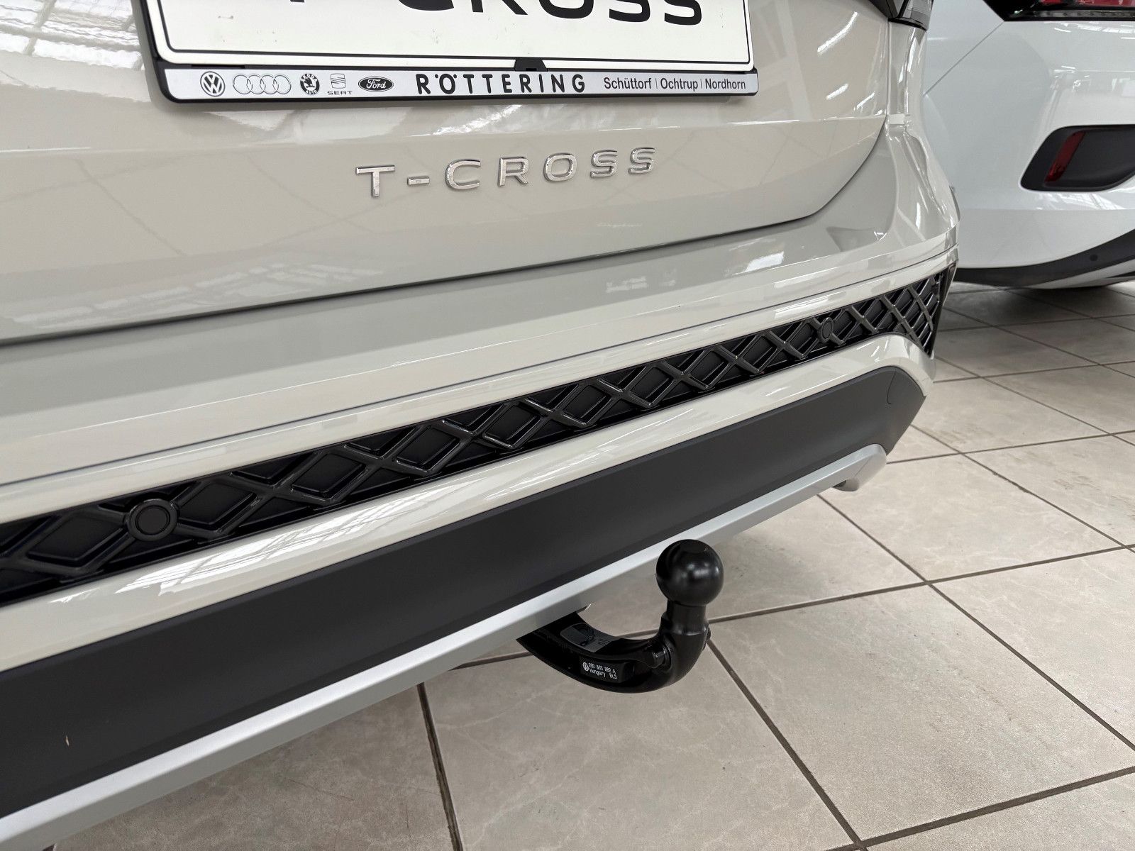 Fahrzeugabbildung Volkswagen T-Cross 1.0 TSI R-Line+DSG+Kamera+AHK+GJ-Reifen