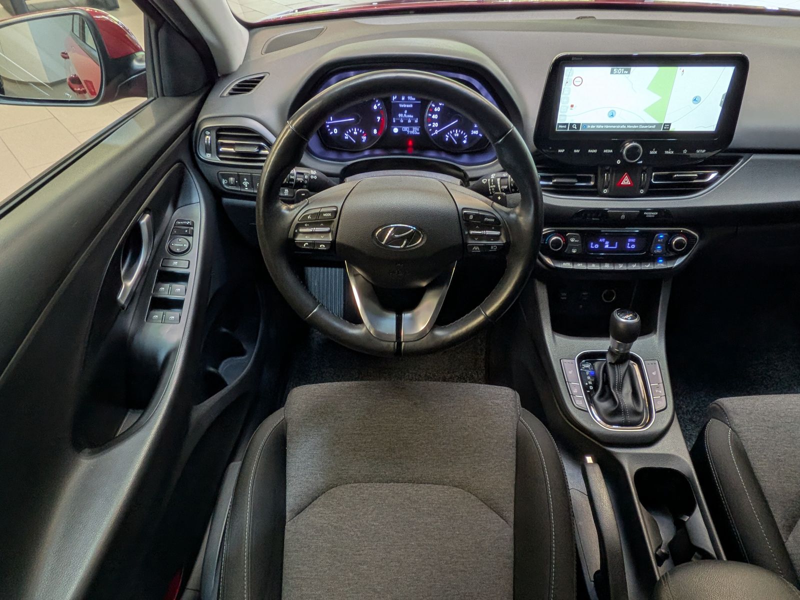Fahrzeugabbildung Hyundai i30 1.5 T-GDI DCT Trend MHEV Cam Navi LED-Paket