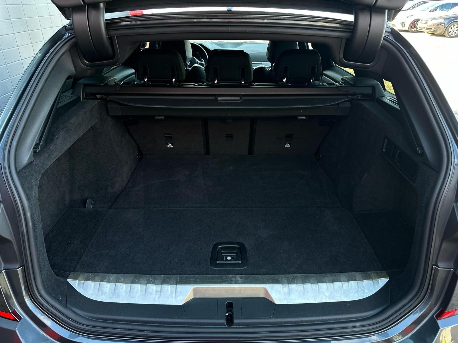 BMW 330e Touring M SPORT PAKET LED#KEYLE#SPUR#NAVI - Image 7