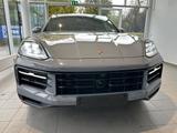 Porsche Cayenne S Hyb Coupe Facelift/gr-rot/AHK/Mtx/22 - Porsche Cayenne: Facelift