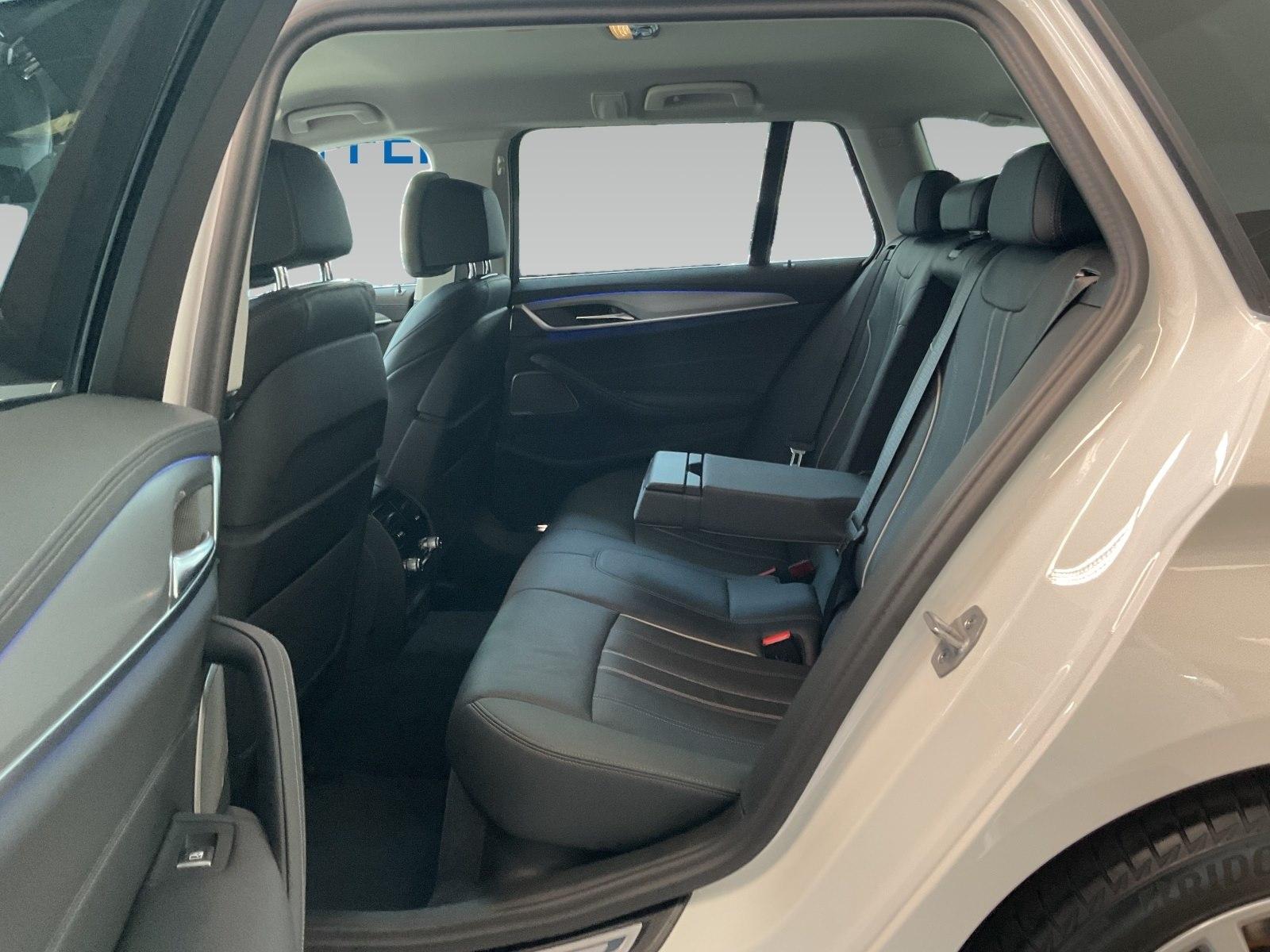 BMW 530d Touring Head-Up HK HiFi DAB WLAN RFK Shz