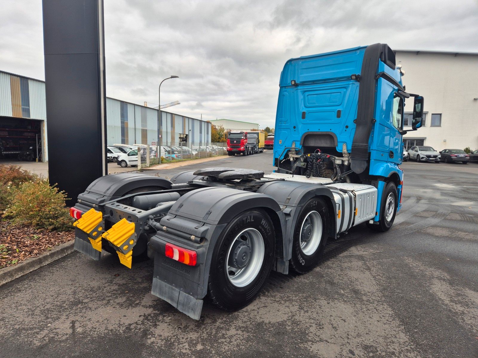Fahrzeugabbildung Mercedes-Benz Actros 2653 LS 6x4 Retarder 120.000kg
