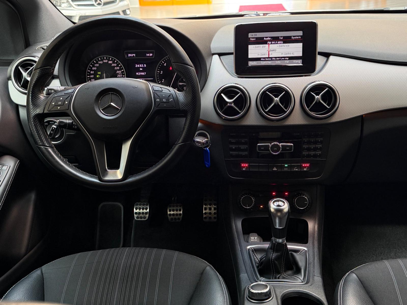 Mercedes-Benz B180|SHZ|PDC|Klimaanlage|Xenon|2.Hand|Bluetooth