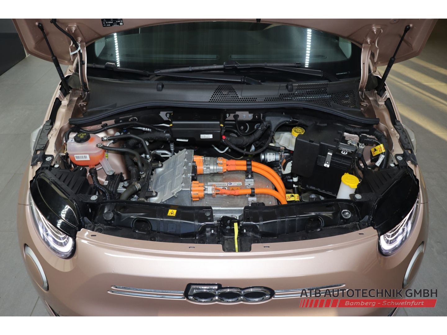 Fahrzeugabbildung Fiat 500e Cabrio 42kWh SOH 95,7% Komfort- und Stylepa