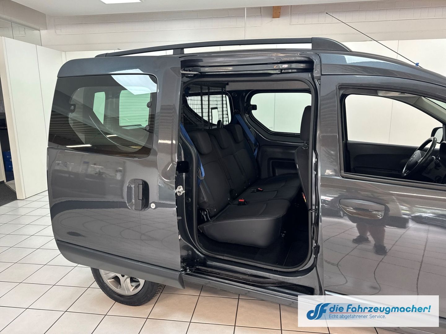 Fahrzeugabbildung Dacia Dokker Celebration ACC Apple CarPlay Android Aut