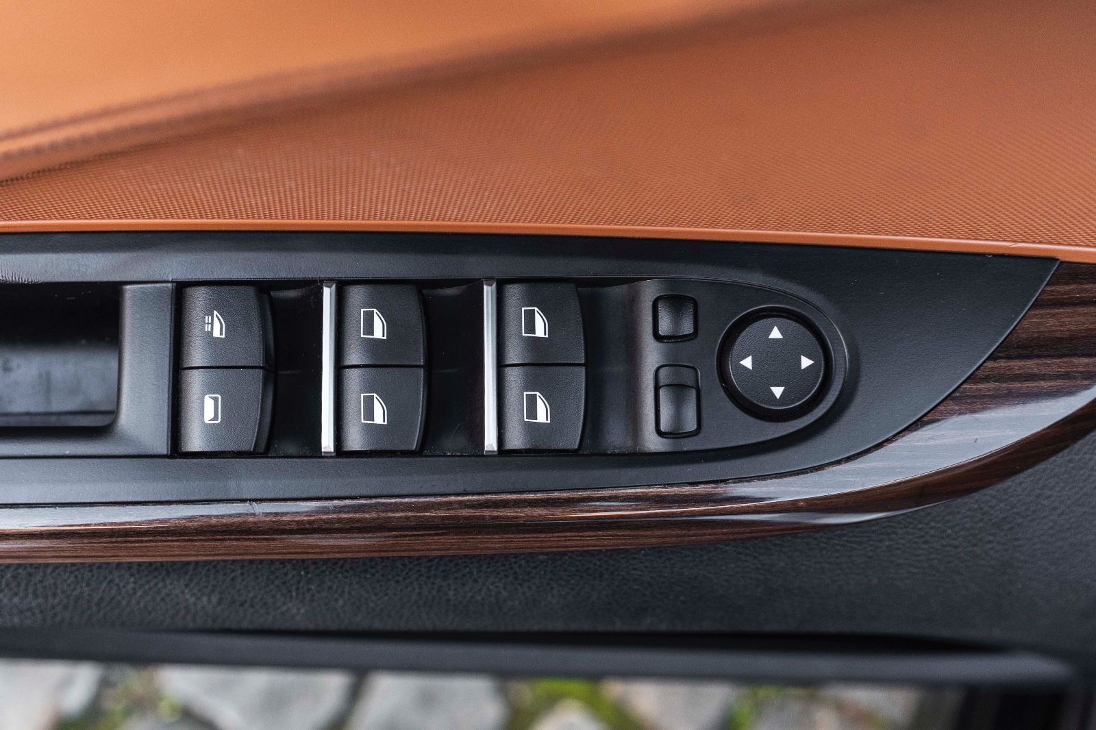 Fahrzeugabbildung BMW 650i xDrive Cabrio H&K LED CARPLAY NAV KAM ACC