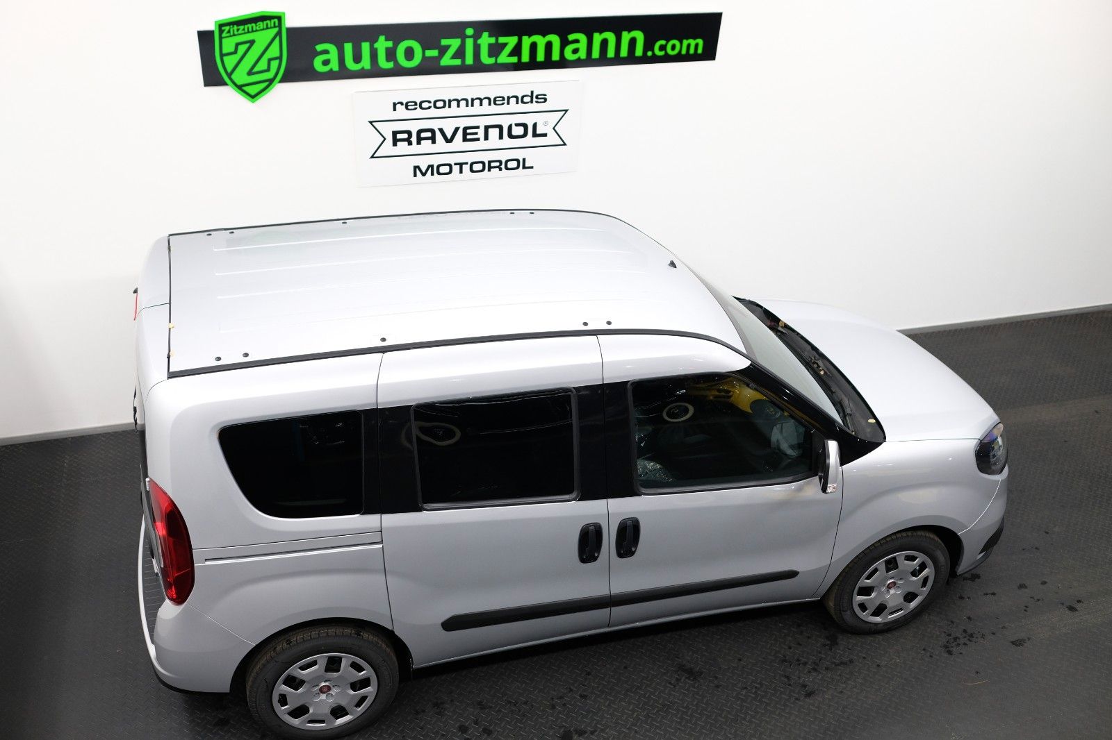 Fahrzeugabbildung Fiat Doblo Serie 2 Kombi L1H1 SX 1,6 Multijet 5-Sitze