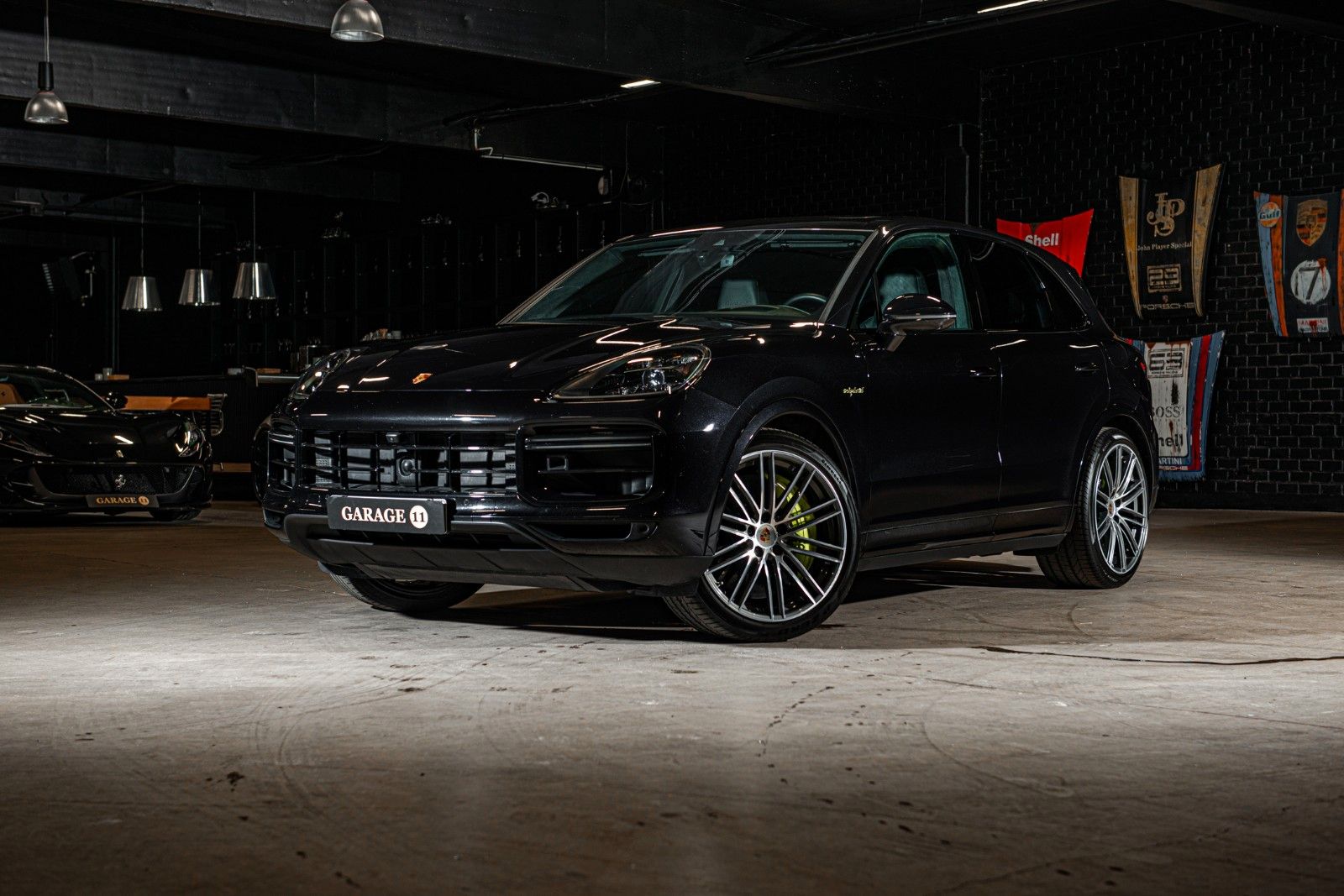 PORSCHE Cayenne Turbo S E-Hybrid / PCCB / 680hk/900nm