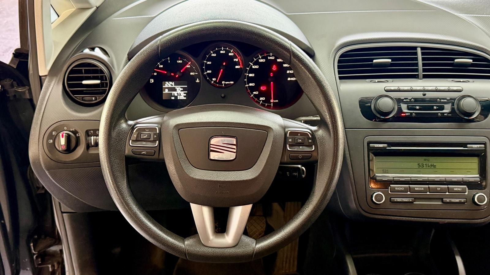 Seat Altea XL 2011 — photo 8
