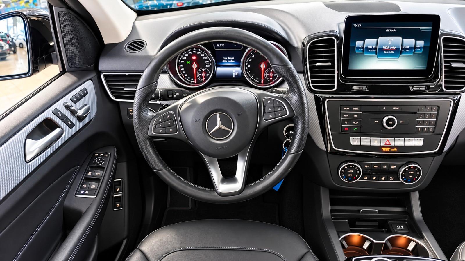 Mercedes-Benz GLE 350 d 4Matic AMG Line *Navi*RFK*AHK 3,5t*