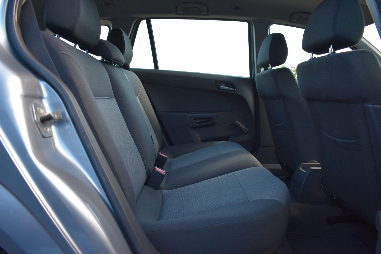 Fahrzeugabbildung Opel Astra H Caravan Edition TEMPOMAT/KLIMA/PDC