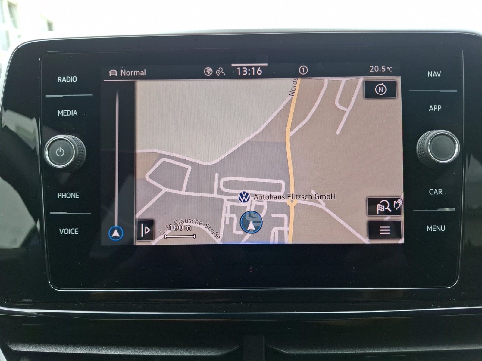 Fahrzeugabbildung Volkswagen T-Roc TSI R-Line DSG Matrix Navi AID ACC Park-As