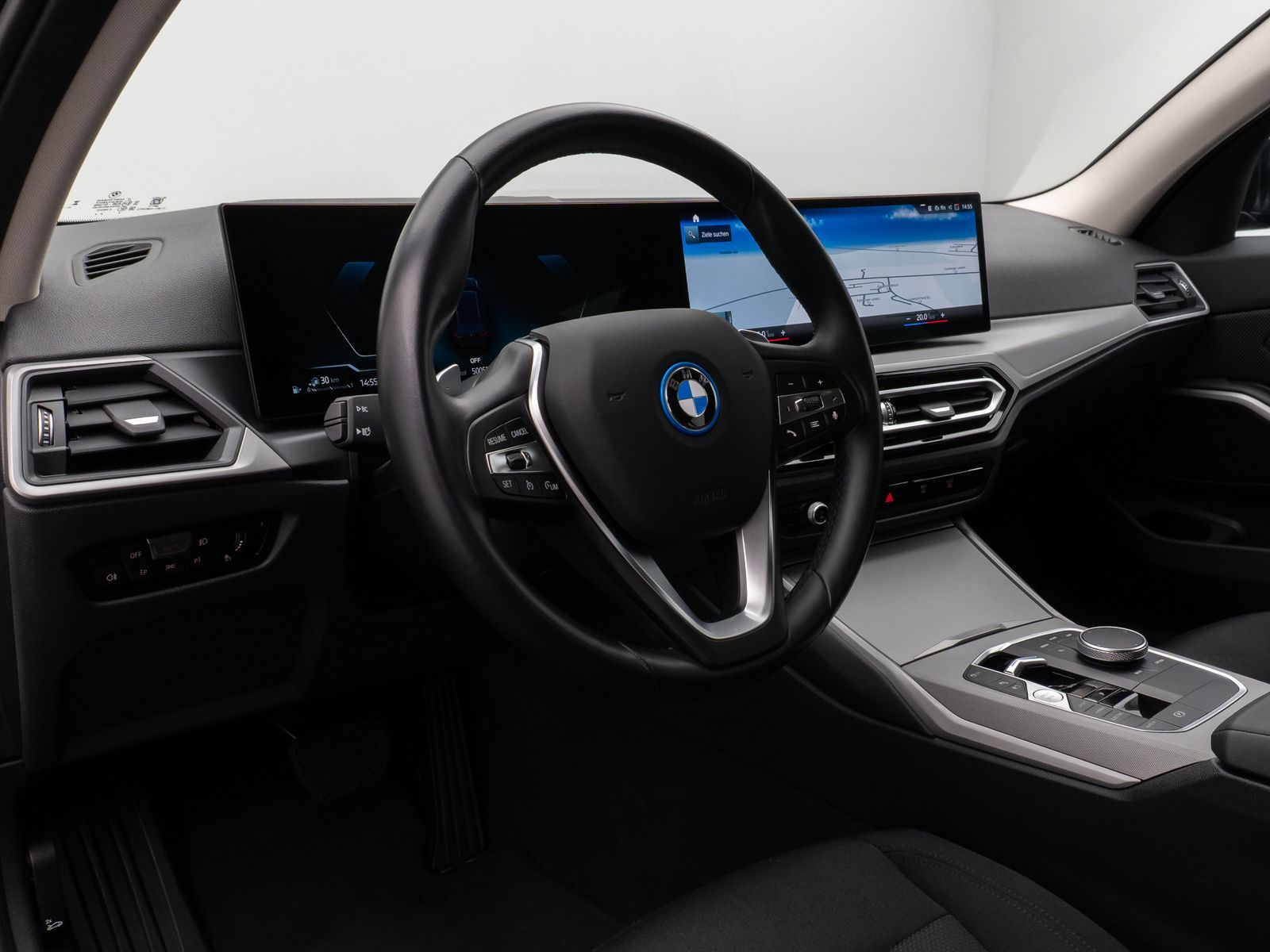 Fahrzeugabbildung BMW 330e DAB CockPit+ PDC LED Geschwindigkeitsreg