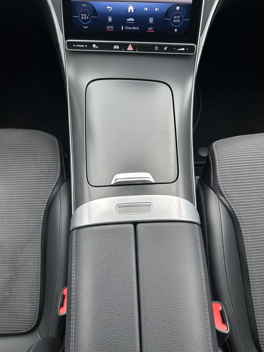 Fahrzeugabbildung Mercedes-Benz C 200d T Avantgarde NAV+LED+ACC+DISTRONIC+VCOCK