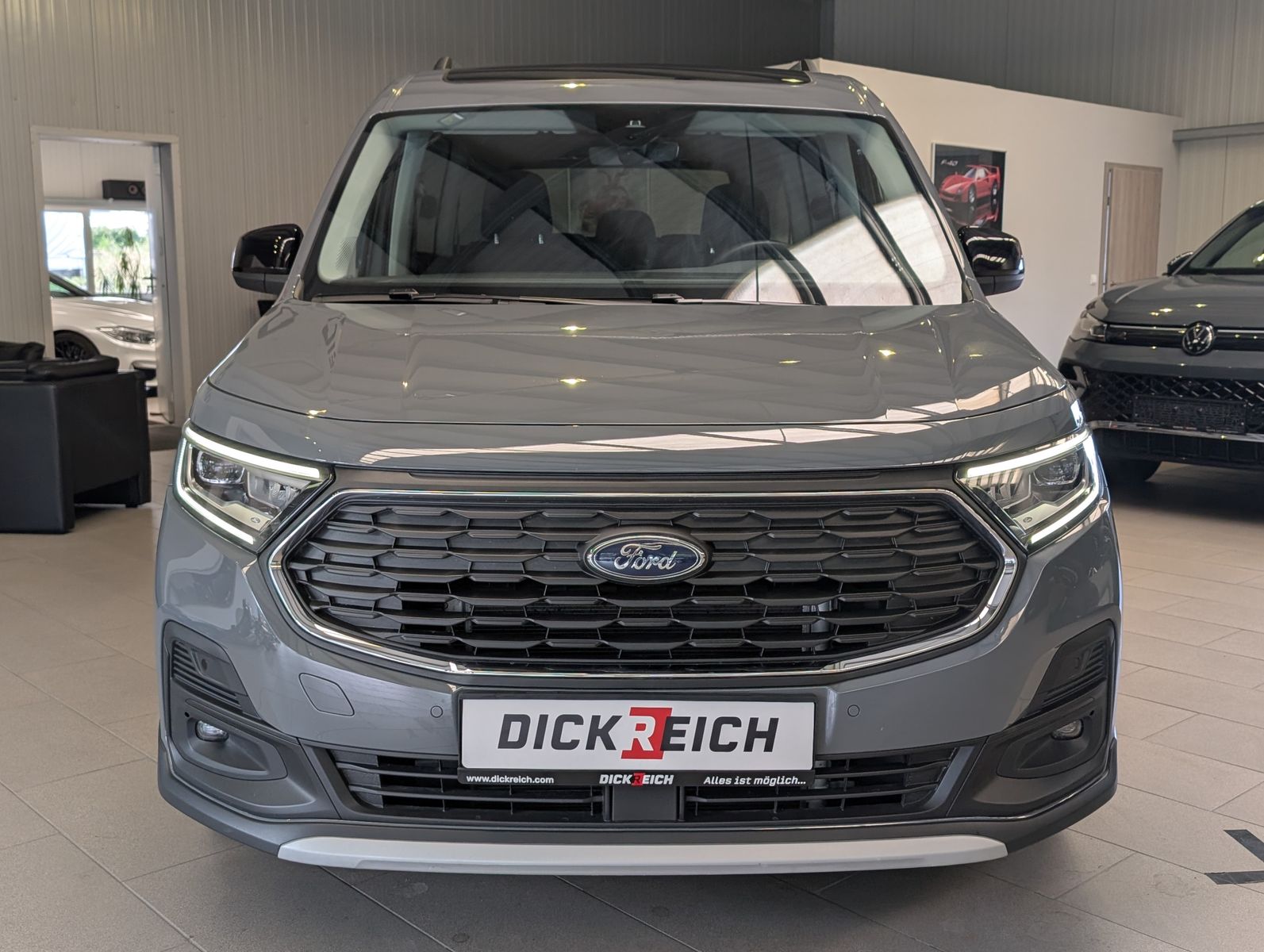 Fahrzeugabbildung Ford Grand Tourneo L2 Active 7-Sitz Bi-LED Pano AHK