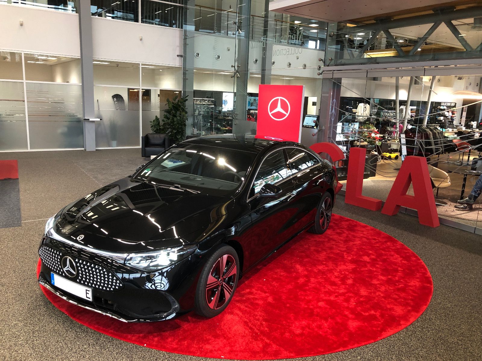 MERCEDES-BENZ CLA 250+ Premium/Head-up-Display/Drive Assist