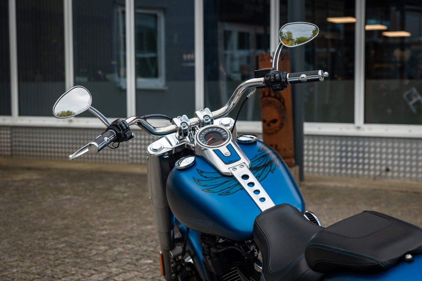 Fahrzeugabbildung Harley-Davidson FLFBS FAT BOY SOFTAIL 114 CUI ANV. JEKILL&HYDE