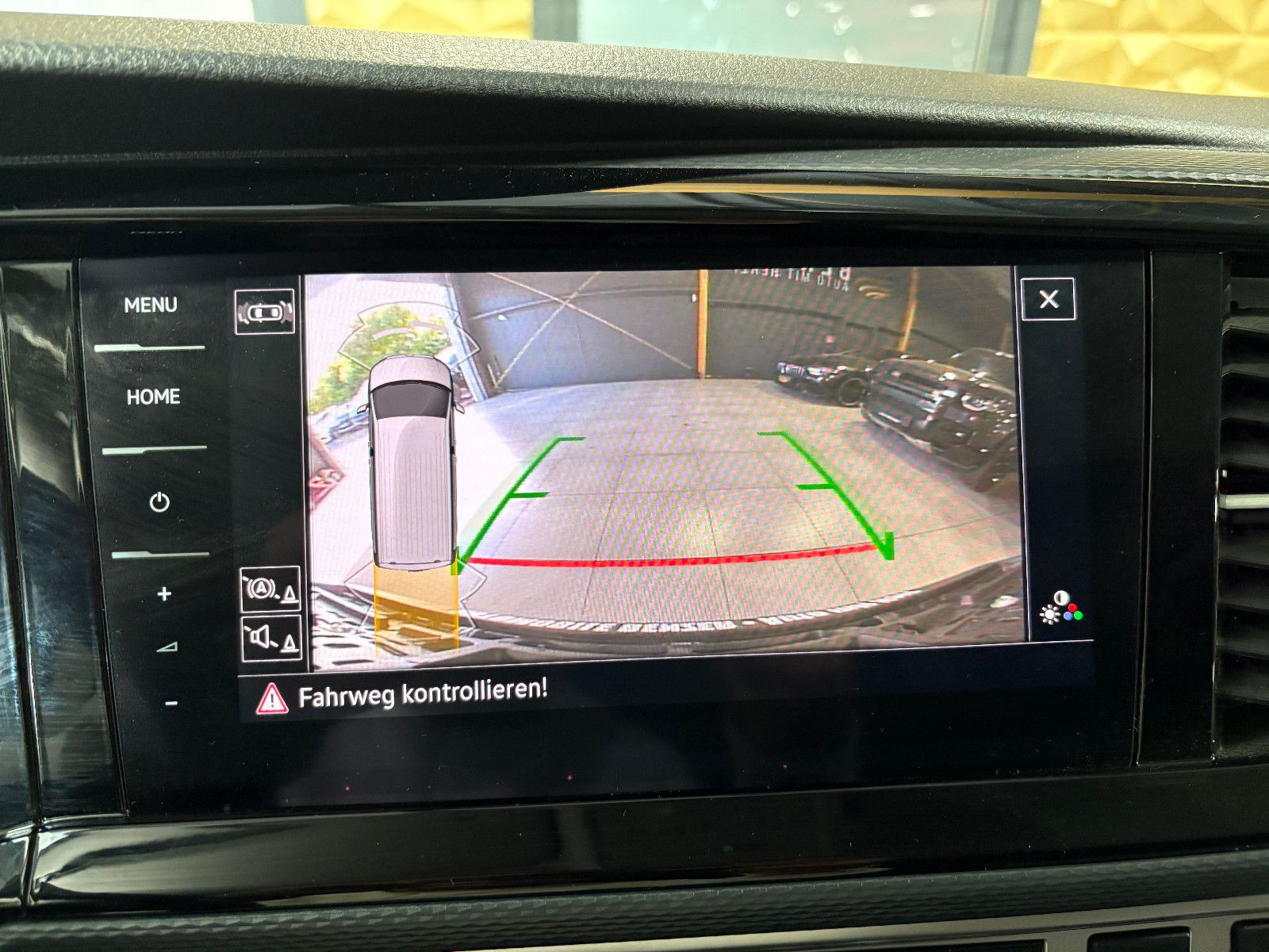 Fahrzeugabbildung Volkswagen T6.1 Transporter Multivan Edition 4MOTION/7-SITZ