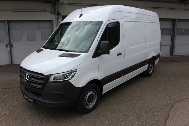 Vorschaubild von:        Mercedes-Benz
                    Sprinter 317 CDI Kasten Hoch LED Kamera 3,5t AHK
      