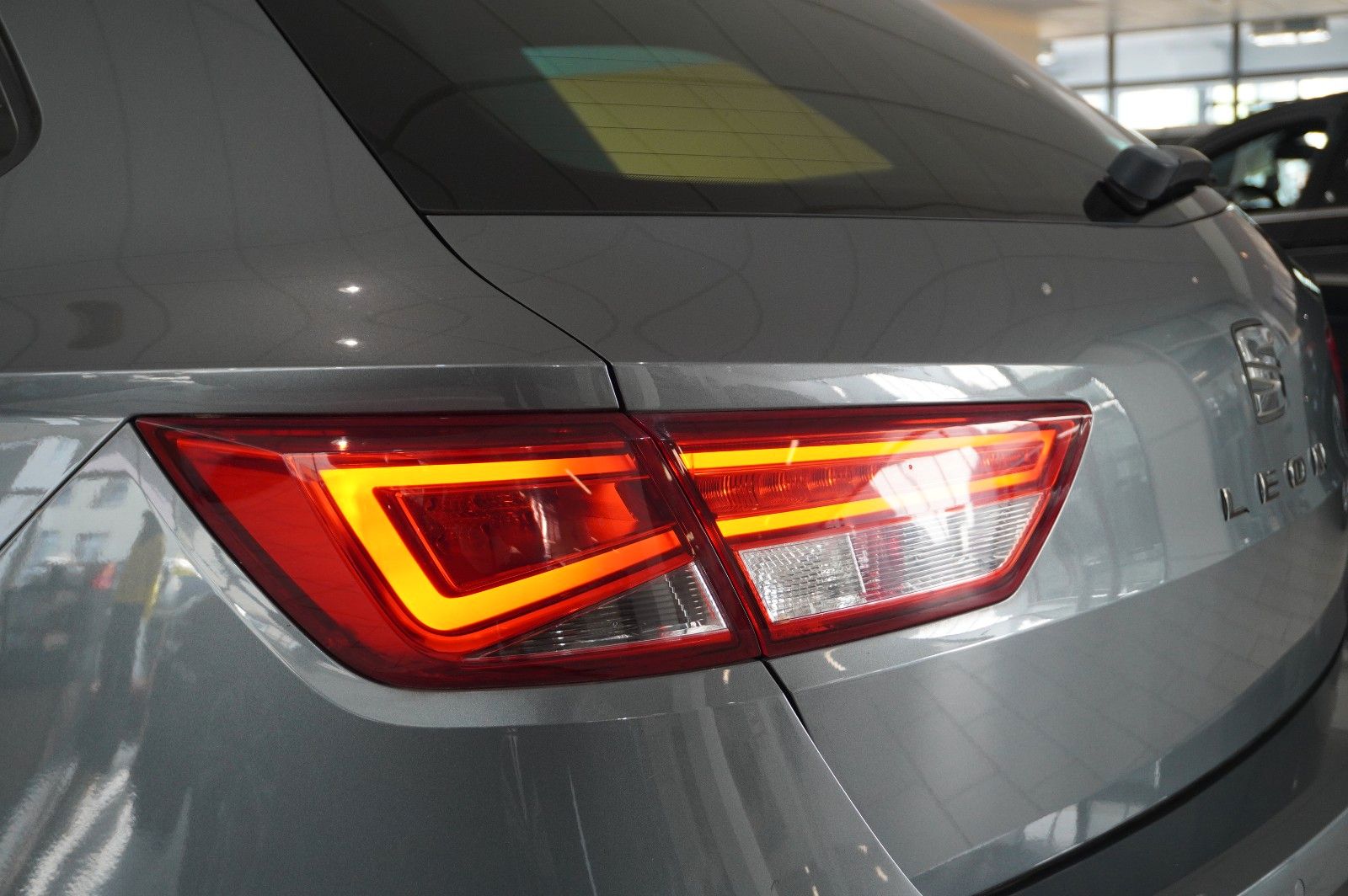 Fahrzeugabbildung SEAT Leon ST 1.4 TSI FR SPORT DSG KLIMA/PDC/TEMP/PANO