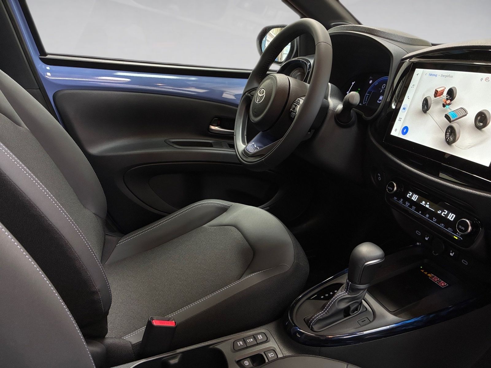 Fahrzeugabbildung Toyota Aygo X Lounge Hybrid Premium Canvas Faltdach +JB