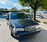 Volvo V70   2,4 - Volvo V70 mit Benzin-Antrieb: Kombi, 2.4