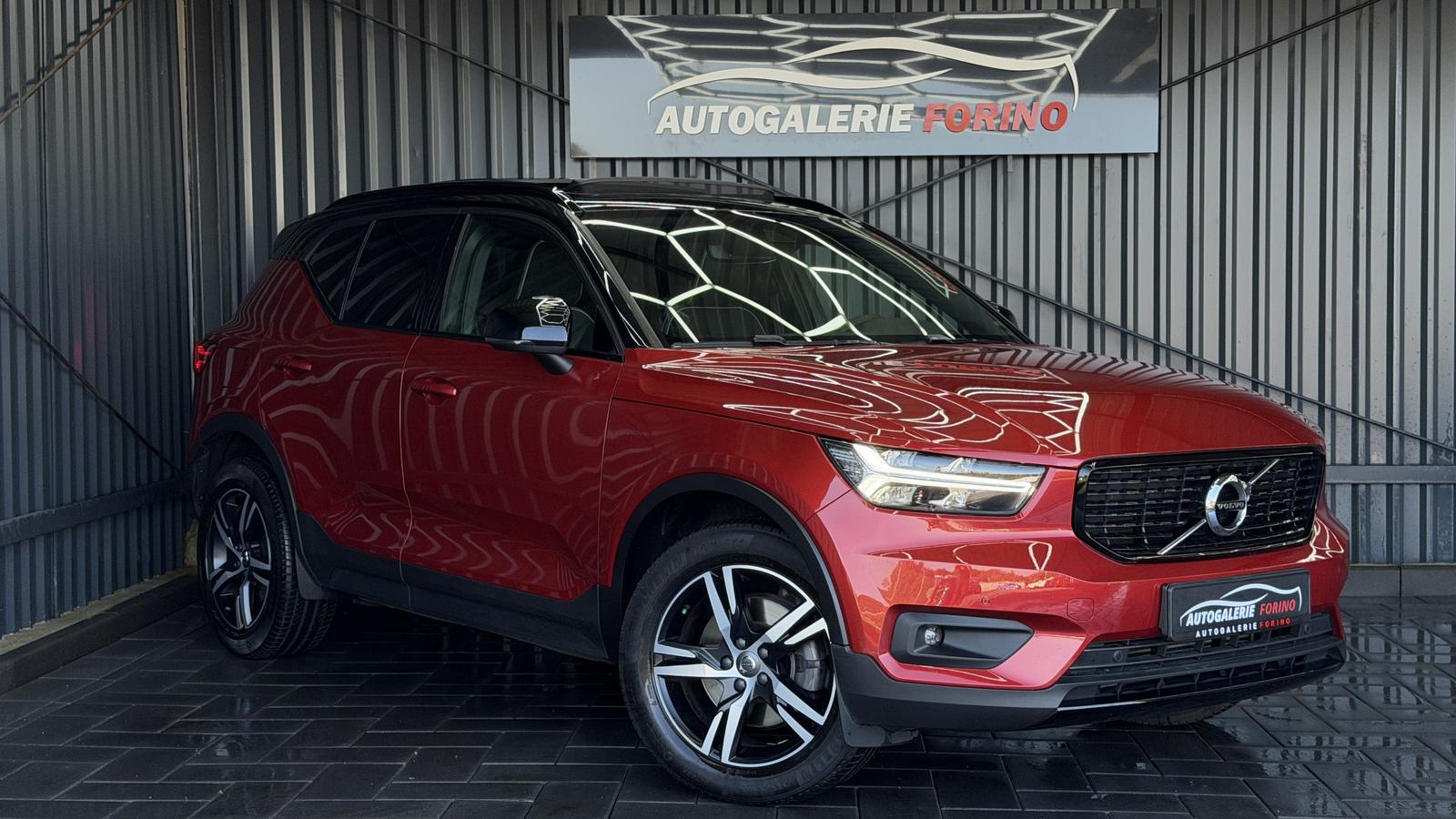 Volvo XC40 R Design 2WD*PANO*KAMERA*HARMAN-KARDON*LANE