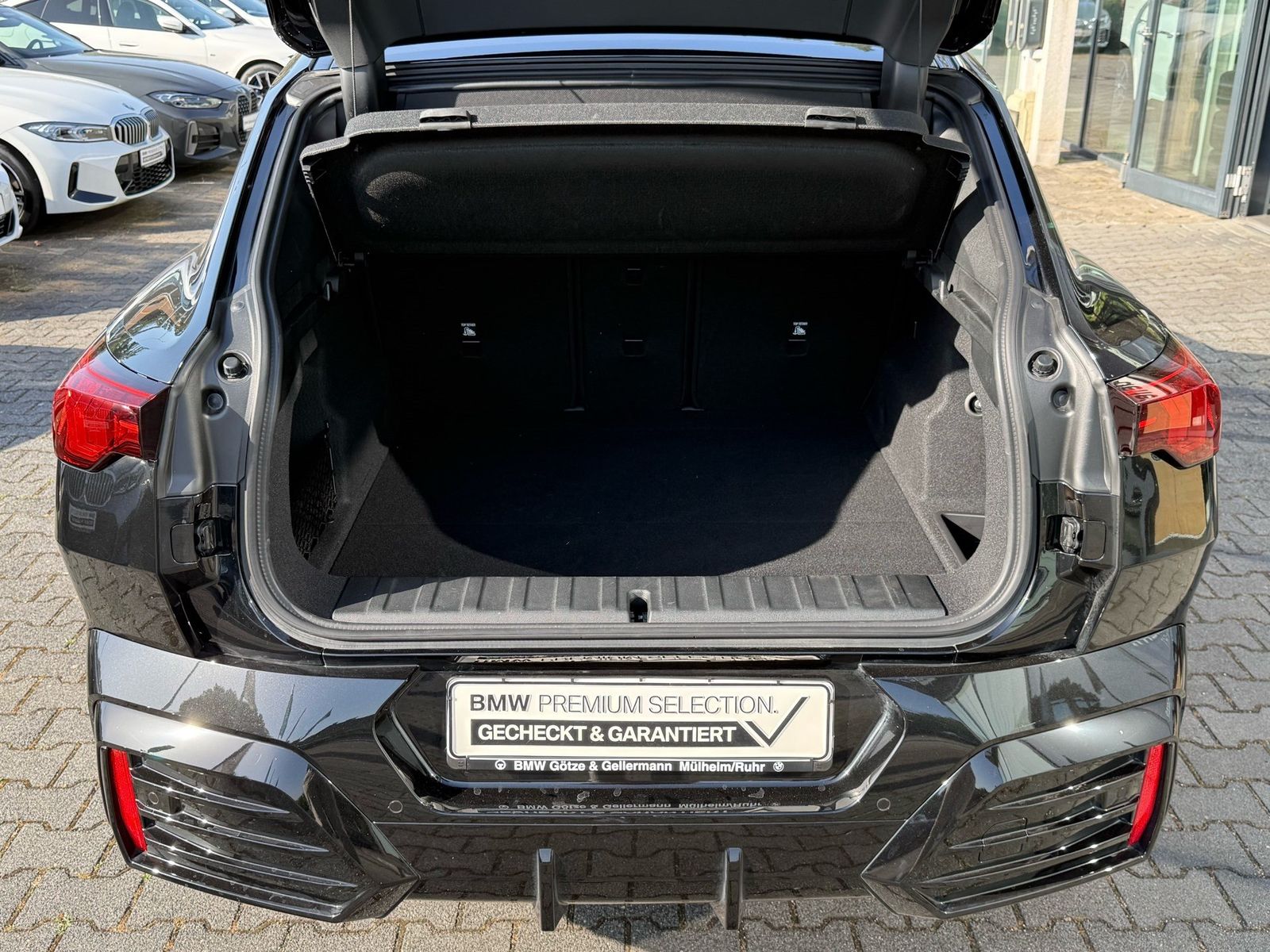 BMW iX2 - Bild 12