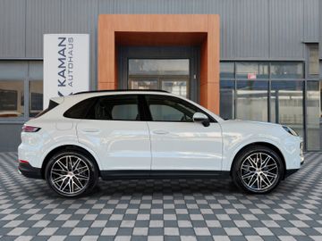 Porsche Cayenne - 1