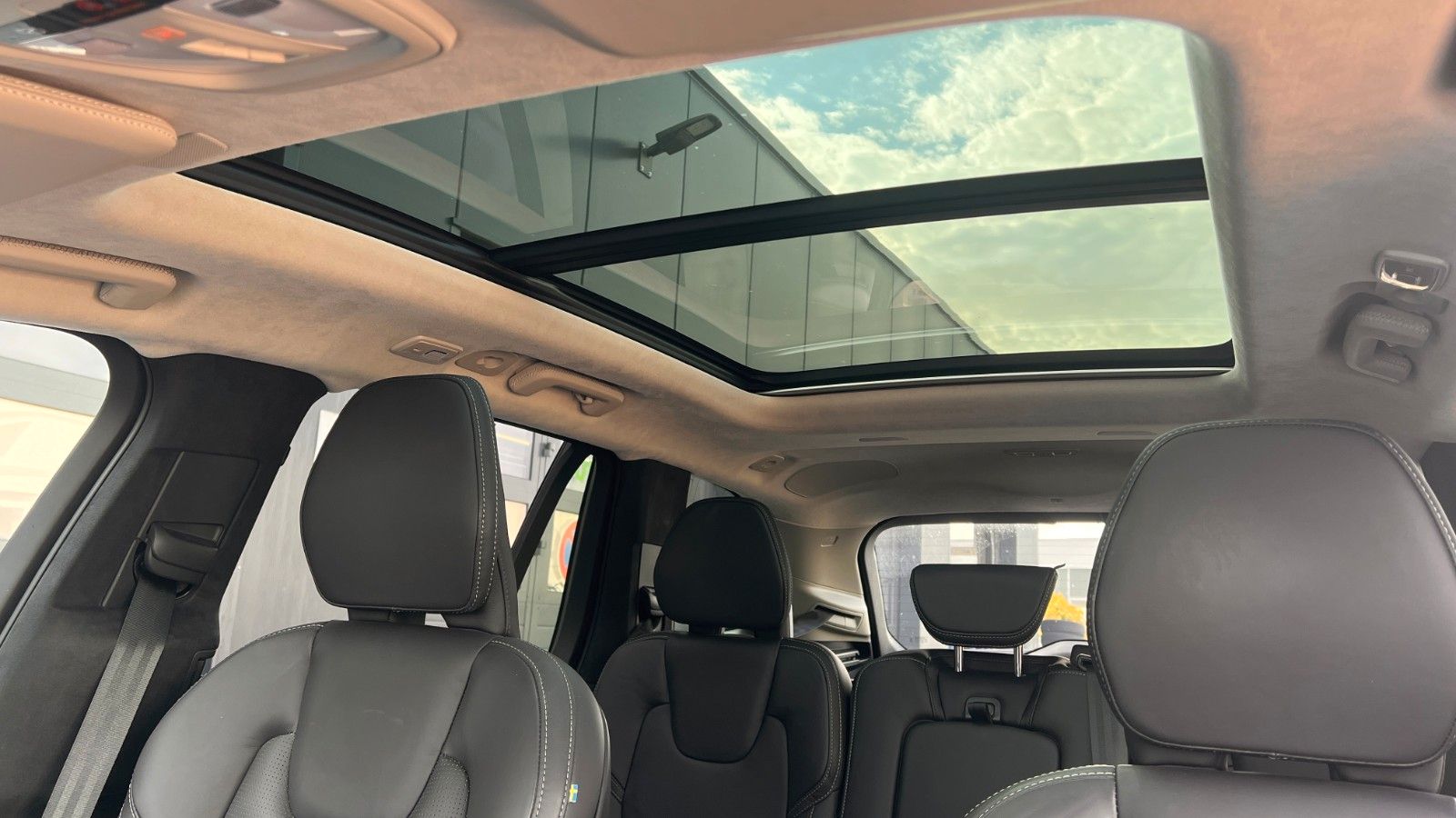 Fahrzeugabbildung Volvo XC90 B5D AWD Ultimate Bright HUD*MASS*B&W*LUFT*