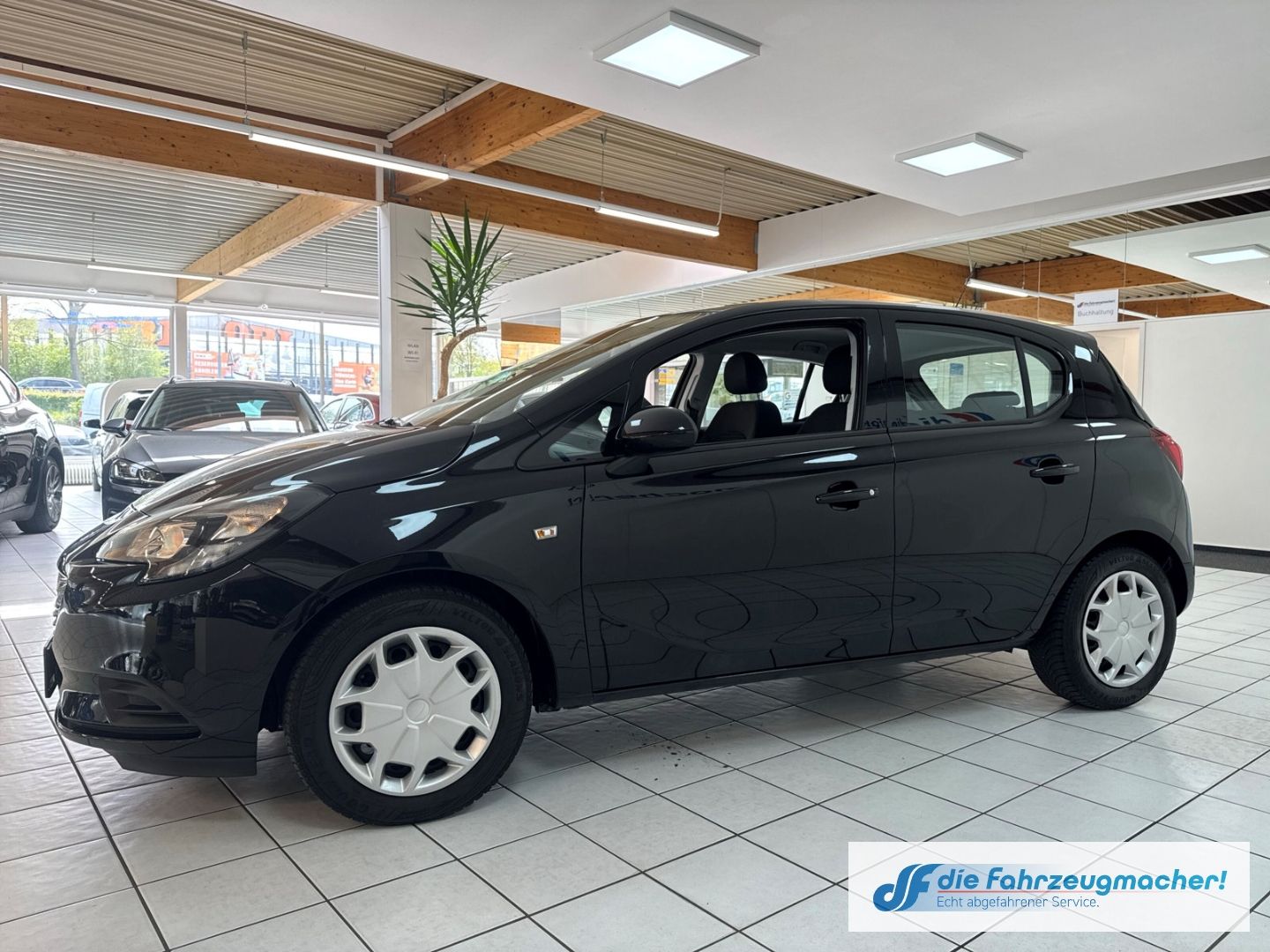 Fahrzeugabbildung Opel Corsa E Edition Navi Apple CarPlay Android Auto