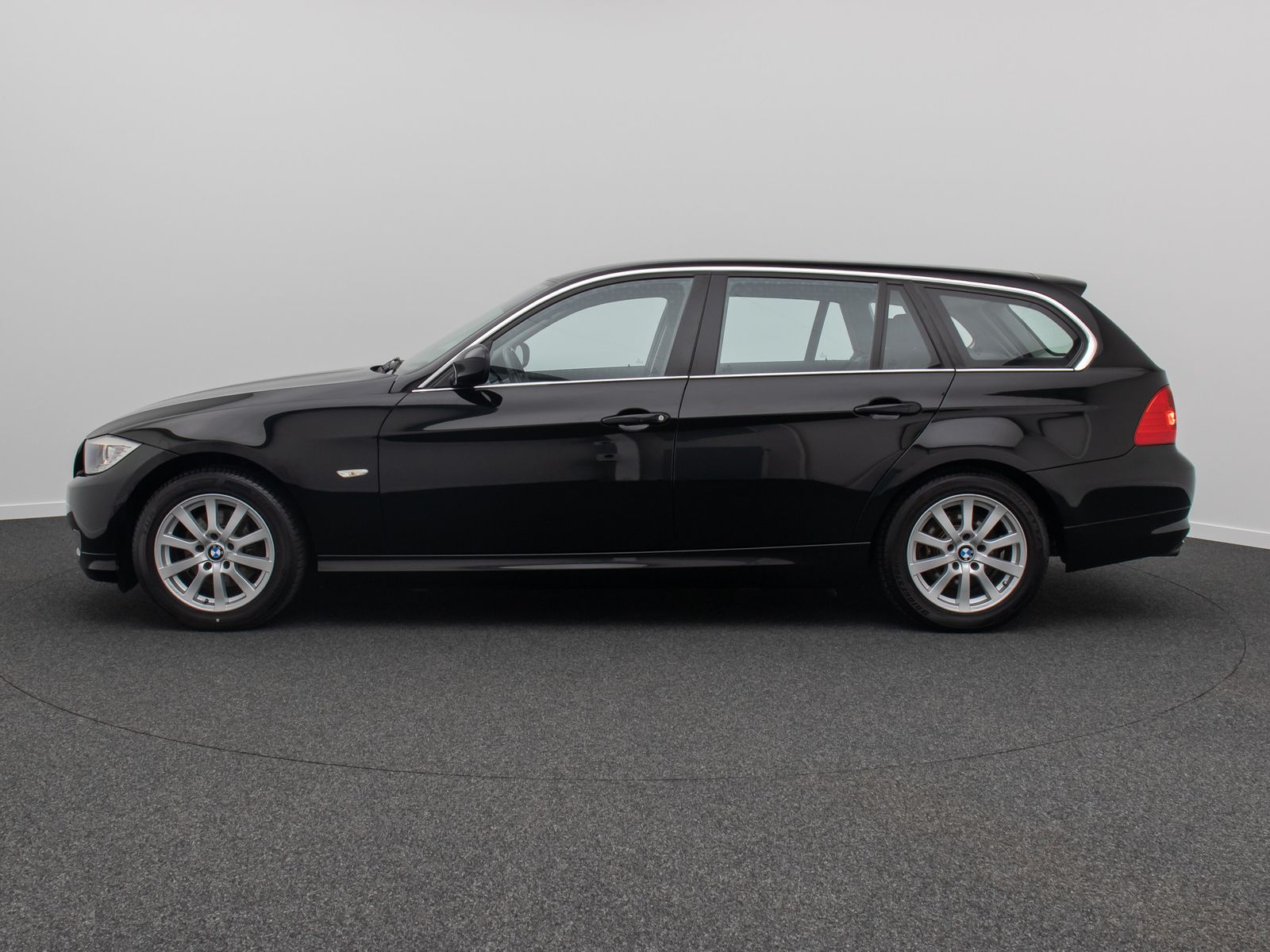 Fahrzeugabbildung BMW 316d Touring PDC KlimaAut Tempomat Multilenkrad