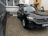 Volkswagen Touareg 3.0 V6 TDI 170kW 4MOT  PANO/AHK/Standhzg - Volkswagen Touareg in Ludwigshafen