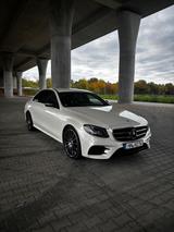 Mercedes-Benz E 220 d AMG Line Autom. AMG Line - weiße Mercedes-Benz E 220