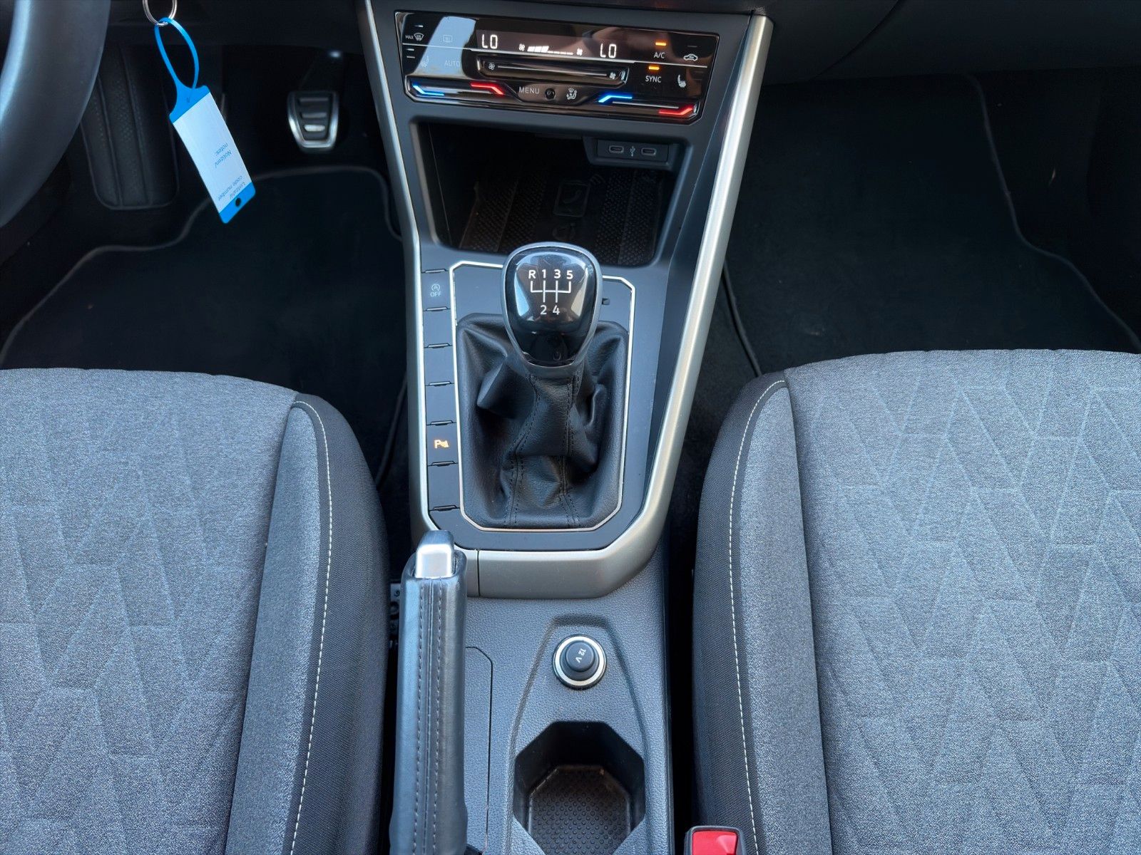 Fahrzeugabbildung Volkswagen Polo VI Move*SHZ*ViCo*NAVI*LED***